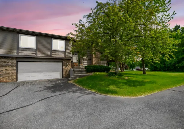 Homes for sale in Woodbury, MN | 2890 Castleford Ct, Woodbury, MN 55125 | MLS# 7084523