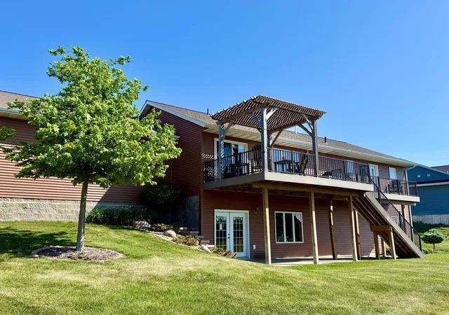 2nd image of 1798 Tiger Ridge Dr, Albert Lea, MN 56007 | MLS# 7084531