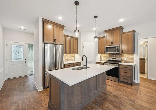 2nd image of 150 Morning Dr, Mayer, MN 55360 | MLS# 7084551