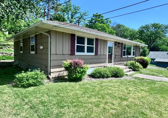 1st image of 604 Hawthorn St, Red Wing, MN 55066 | MLS# 7084591