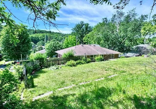21st image of 604 Hawthorn St, Red Wing, MN 55066 | MLS# 7084591