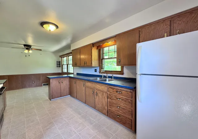 2nd image of 604 Hawthorn St, Red Wing, MN 55066 | MLS# 7084591