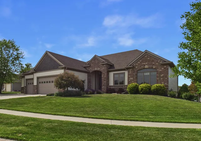2nd image of 1545 Century Knoll Ln Ne, Rochester, MN 55906 | MLS# 7084625