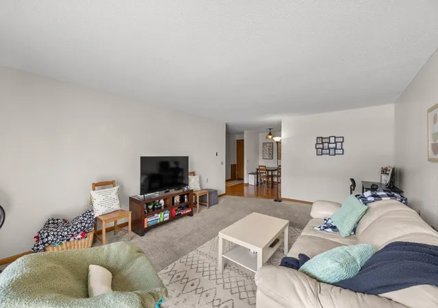 3rd image of 4 Pine Tree Dr #212, Arden Hills, MN 55112 | MLS# 7084643