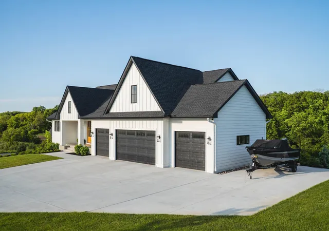 Homes for sale in Lakeville, MN | 9763 Frontier Ln, Lakeville, MN 55044 | MLS# 7084674