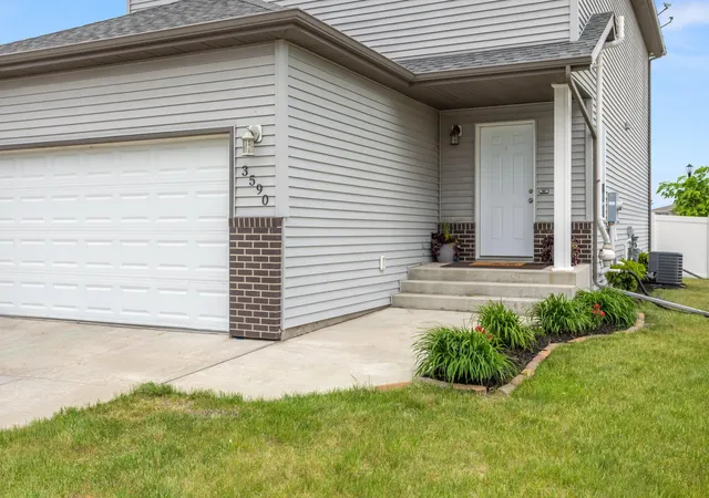 Homes for sale in Fargo, ND | 3590 49th St S, Fargo, ND 58104 | MLS# 7084729