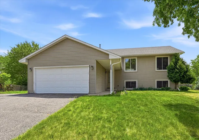 1st image of 4516 Whitetail Wy, Saint Paul, MN 55123 | MLS# 7084731