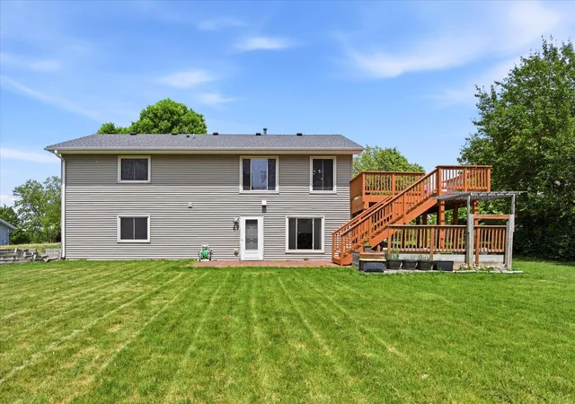 5th image of 4516 Whitetail Wy, Saint Paul, MN 55123 | MLS# 7084731