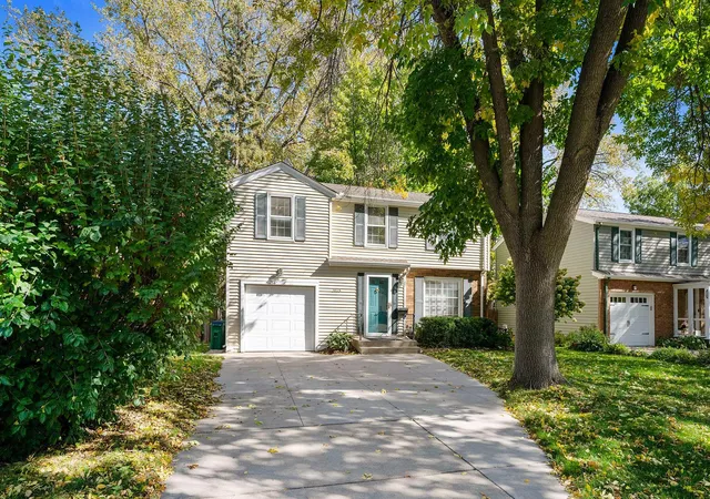 Photo 3 of Single family home for sale at 3125 Dakota Ave S, Minneapolis, MN 55416 | MLS# 7084770 | Listing updated on 2026-10-10