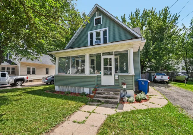 2nd image of 1715 Old West Main St, Red Wing, MN 55066 | MLS# 7084796