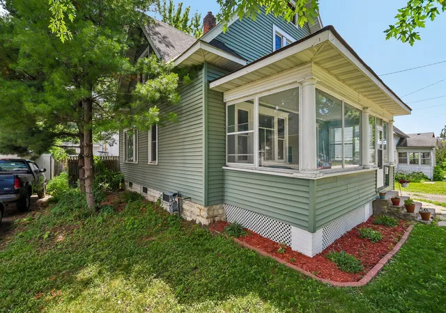 Photo 3 of Single family home for sale at 1715 Old W Main St, Red Wing, MN 55066 | MLS# 7084796 | Listing updated on 2026-09-19