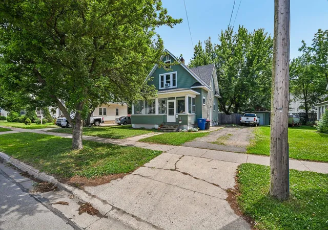 Photo 3 of Single family home for sale at 1715 Old W Main St, Red Wing, MN 55066 | MLS# 7084796 | Listing updated on 2026-09-19