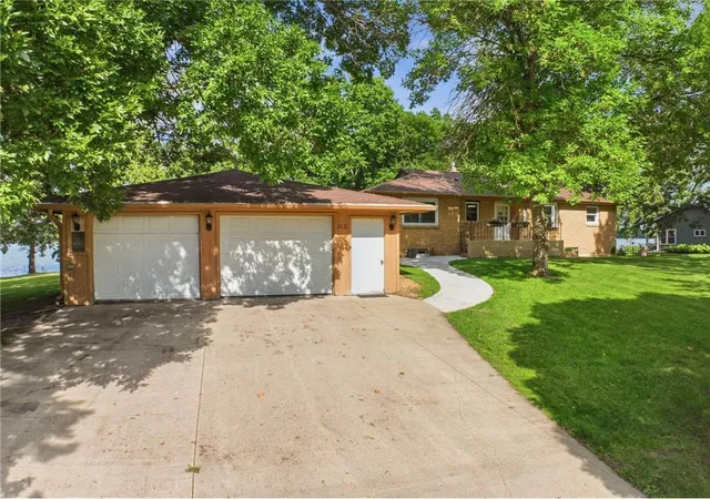 Homes for sale in Willmar, MN | 2121 Country Club Dr Ne, Willmar, MN 56201 | MLS# 7084812