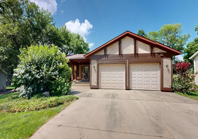 Photo 3 of Sale Pending at 2100 4th Avenue Se, Willmar, MN 56201 | MLS# 7084822 | Listing updated on 2026-08-11