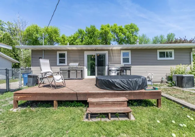 Homes for sale in Moorhead, MN | 617 Cedar Ln, Moorhead, MN 56560 | MLS# 7084837