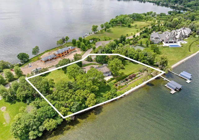2nd image of 1480 Bracketts Point Rd, Wayzata, MN 55391 | MLS# 7084858