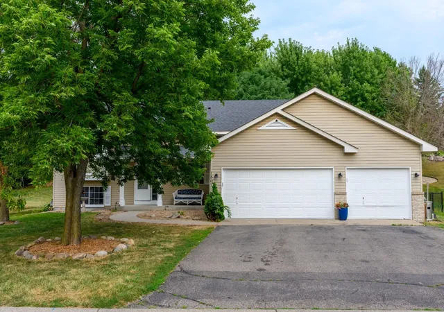 1st image of 15071 Appaloosa Trl Ne, Prior Lake, MN 55372 | MLS# 7084873