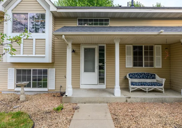 5th image of 15071 Appaloosa Trl Ne, Prior Lake, MN 55372 | MLS# 7084873