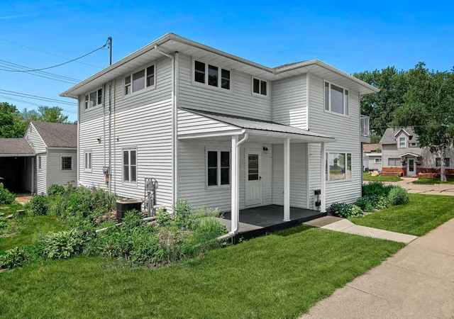 Homes for sale in Lake City, MN | 417 N Washington St, Lake City, MN 55041 | MLS# 7084884