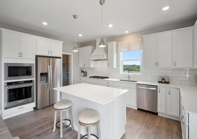 1st image of 2072 Kestrel Dr, Shakopee, MN 55379 | MLS# 7084925