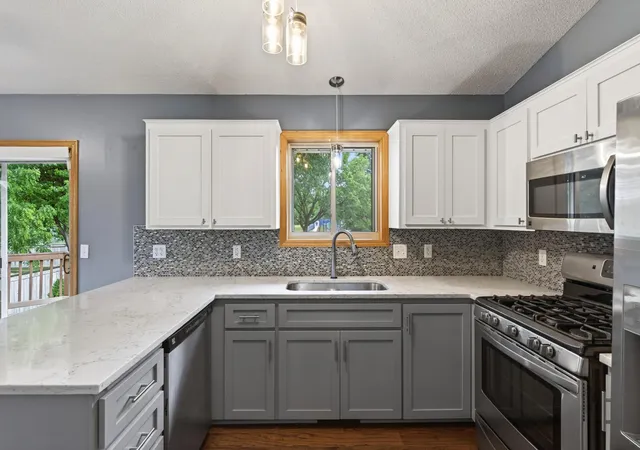 Homes for sale in Woodbury, MN | 9850 Wynstone Dr, Woodbury, MN 55125 | MLS# 7084930