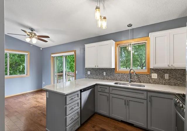 Homes for sale in Woodbury, MN | 9850 Wynstone Dr, Woodbury, MN 55125 | MLS# 7084930