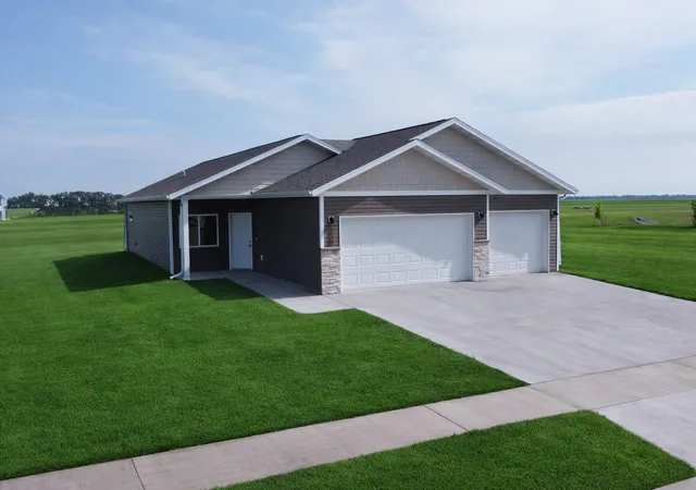 2nd image of 1600 5th Ave Ne, Dilworth, MN 56529 | MLS# 7084973