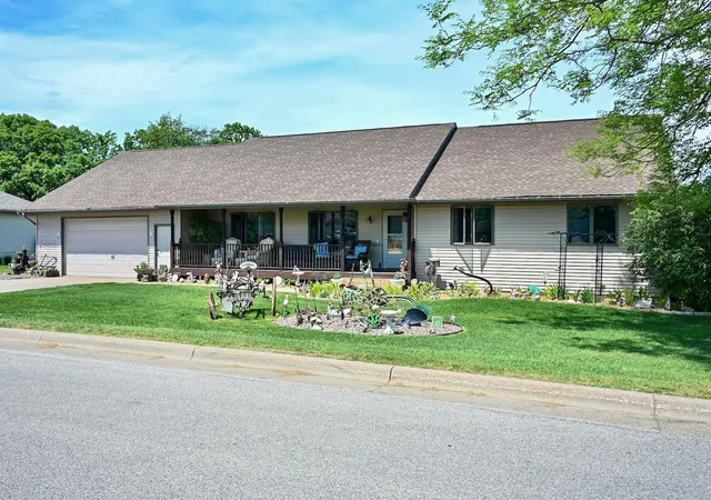 1st image of 1429 Ridgewood Dr, Winona, MN 55987 | MLS# 7084985