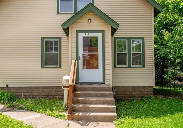 4th image of 912 Fremont Ave, Saint Paul, MN 55106 | MLS# 7085004
