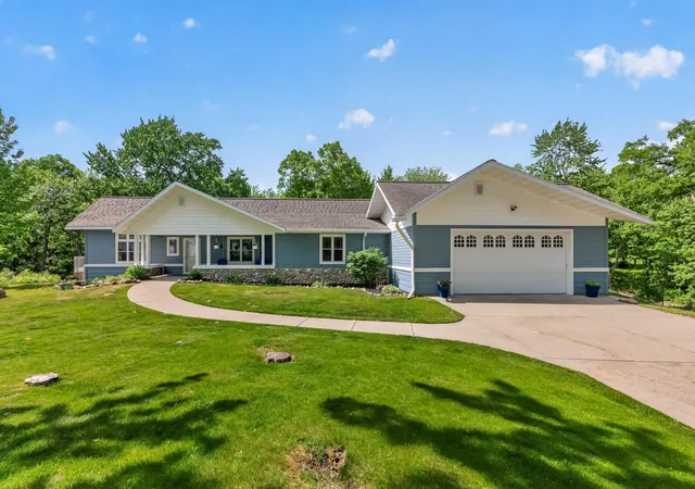 Homes for sale in Osceola, WI | 729 220th St, Osceola, WI 54020 | MLS# 7085073