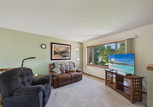 Photo 2 of Single family home for sale at 4335 Valley Dr Nw, Rochester, MN 55901 | MLS# 7085134 | Listing updated on 2026-09-14