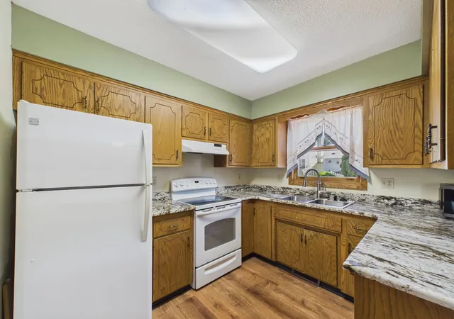 Photo 4 of Single family home for sale at 4335 Valley Dr NW, Rochester, MN 55901 | MLS# 7085134 | Listing updated on 2026-09-14