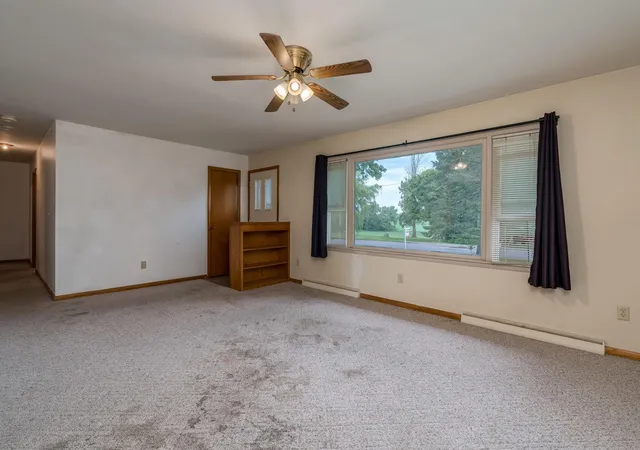 Homes for sale in Le Center, MN | 395 W Minnesota St, Le Center, MN 56057 | MLS# 7085158