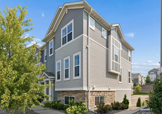 Photo 1 of Single family home for sale at 2193 Gateway Curv, Saint Paul, MN 55109 | MLS# 7085164 | Listing updated on 2026-08-14