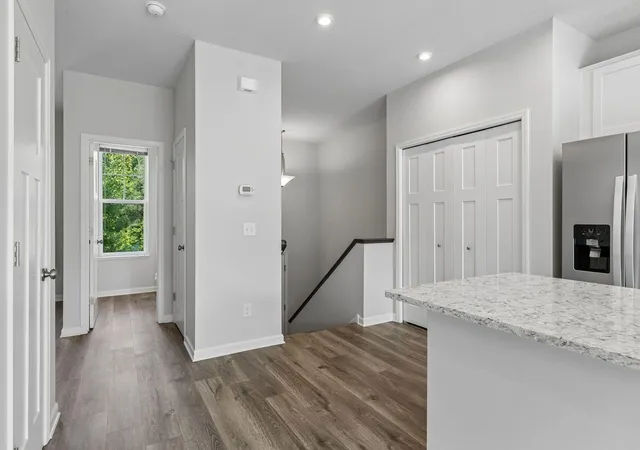 Photo 3 of Single family home for sale at 2193 Gateway Curv, Saint Paul, MN 55109 | MLS# 7085164 | Listing updated on 2026-08-14