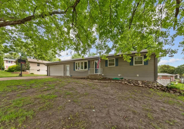 Homes for sale in Faribault, MN | 1401 Summer Ln, Faribault, MN 55021 | MLS# 7085199