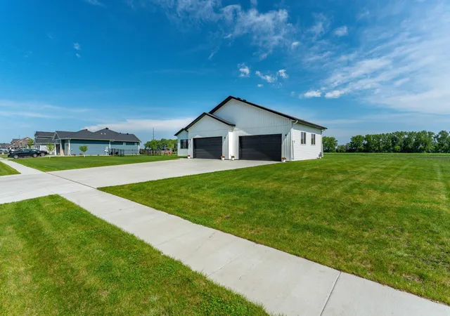 Photo 3 of Single family home for sale at 1426 Summerwood Trl W, Dilworth, MN 56529 | MLS# 7085211 | Listing updated on 2026-08-21