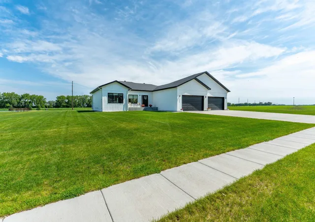 Photo 4 of Single family home for sale at 1426 Summerwood Trl W, Dilworth, MN 56529 | MLS# 7085211 | Listing updated on 2026-08-21