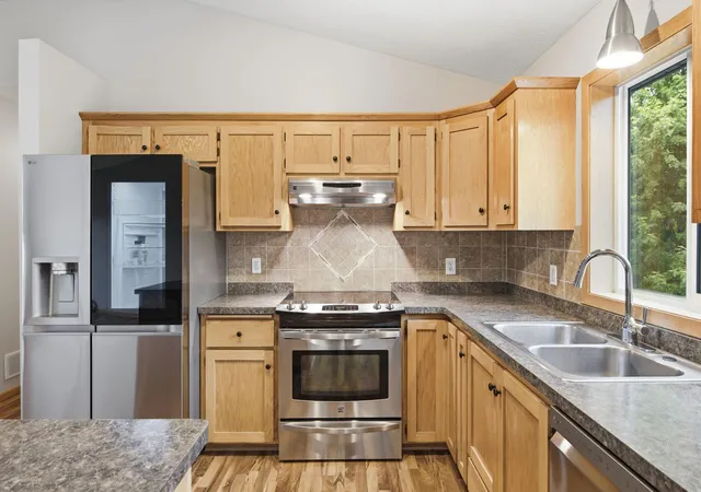 4th image of 909 Winsome Wy Ne, Isanti, MN 55040 | MLS# 7085228