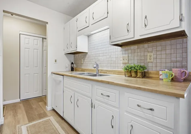 2nd image of 341 Prairiewood Cir S #208, Fargo, ND 58103 | MLS# 7085246