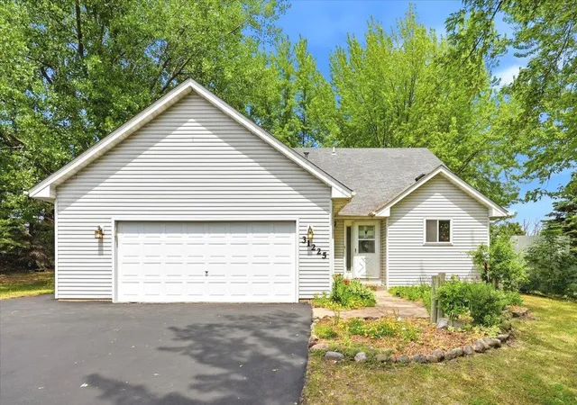 Homes for sale in Lindstrom, MN | 31225 Peninsula Ave, Lindstrom, MN 55045 | MLS# 7085248