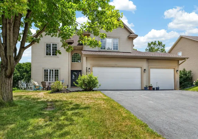 Photo 3 of Sale Pending at 26895 Meadow Ridge Dr, Elko New Market, MN 55020 | MLS# 7085254 | Listing updated on 2026-08-19