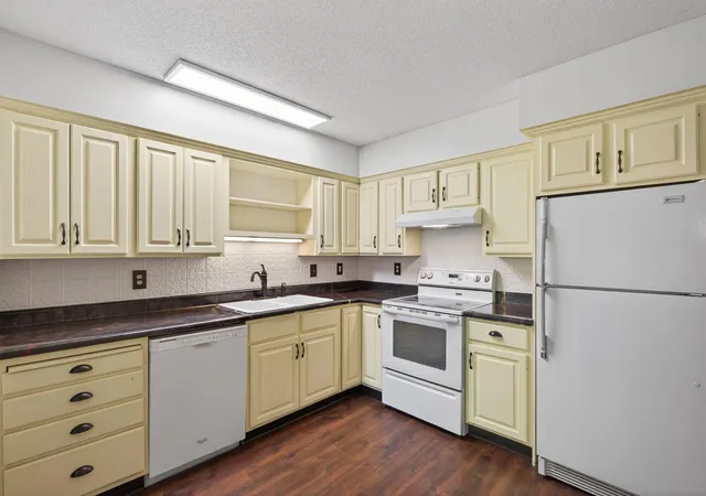 2nd image of 2200 Nevada Ave S #206, Minneapolis, MN 55426 | MLS# 7085258
