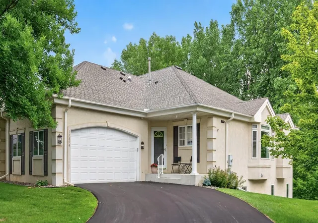 Homes for sale in Apple Valley, MN | 13364 Hummingbird Dr, Apple Valley, MN 55124 | MLS# 7085265