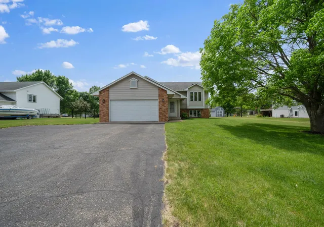 Homes for sale in Alexandria, MN | 1100 Lochmist Ln Nw, Alexandria, MN 56308 | MLS# 7085286