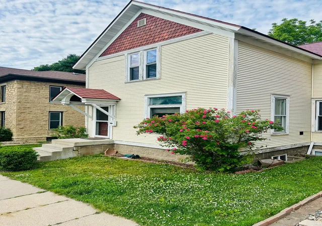 1st image of 621 East Ave, Red Wing, MN 55066 | MLS# 7085304