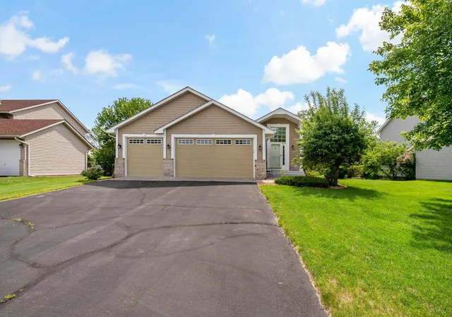 2nd image of 9800 Evergreen Ave N, Brooklyn Park, MN 55443 | MLS# 7085313