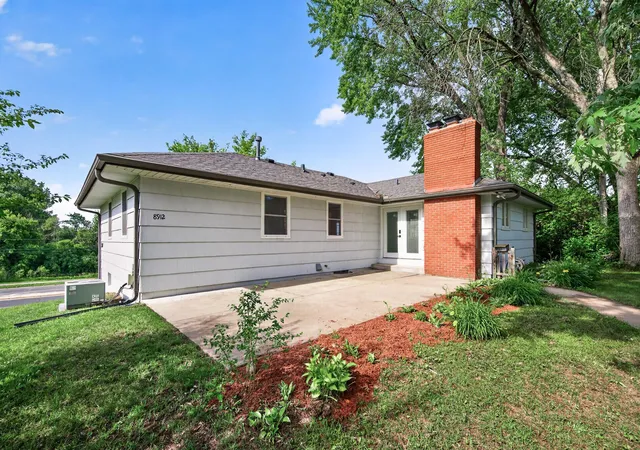 Photo 3 of Single family home for sale at 8912 Tretbaugh Dr, Minneapolis, MN 55431 | MLS# 7085325 | Listing updated on 2026-09-21