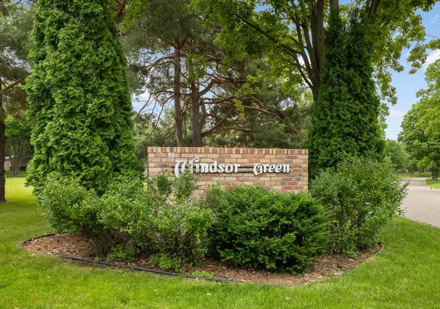 Photo 23 of Single family home for sale at 131 Windsor Ct, Saint Paul, MN 55112 | MLS# 7085350 | Listing updated on 2026-08-25