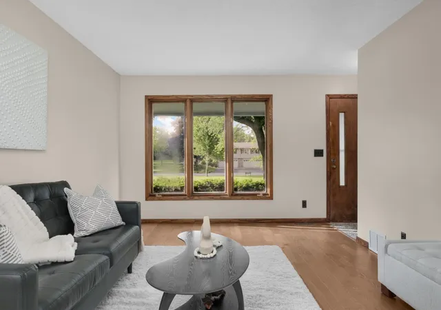 Photo 2 of Single family home for sale at 131 Windsor Ct, Saint Paul, MN 55112 | MLS# 7085350 | Listing updated on 2026-08-25